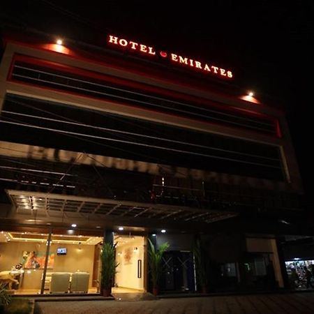 Hotel Emirates Kannangad Kültér fotó